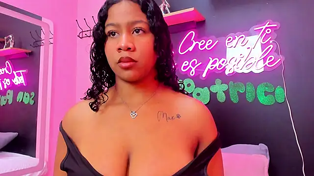 Sofi Fox  online show from March 18, 2025, 1:20 pm