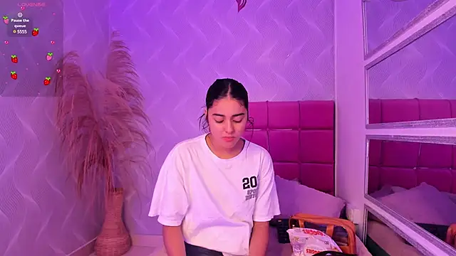 natalia aguirre1 online show from February 28, 2025, 12:20 pm