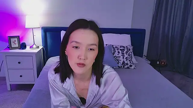 CarrieAmber online show from April 10, 2026, 2:33 pm