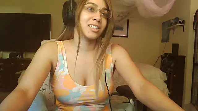 Snapshot of PolinaLoveX chatting on March 17, 2025, 12:19 am PolinaLoveX online show from March 17, 2025, 12:19 am