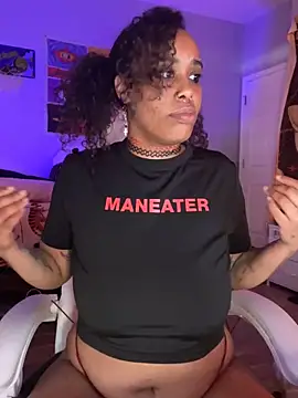 loveluna8 online show from March 3, 2025, 9:48 pm