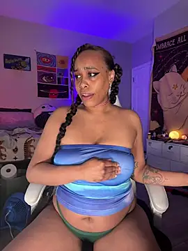 loveluna8 online show from March 15, 2025, 3:37 pm