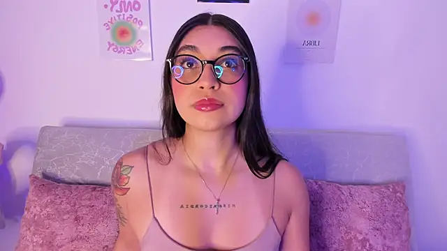 Snapshot of sensualhaven_ chatting on December 1, 2024, 11:58 pm sensualhaven  online show from December 1, 2024, 11:58 pm