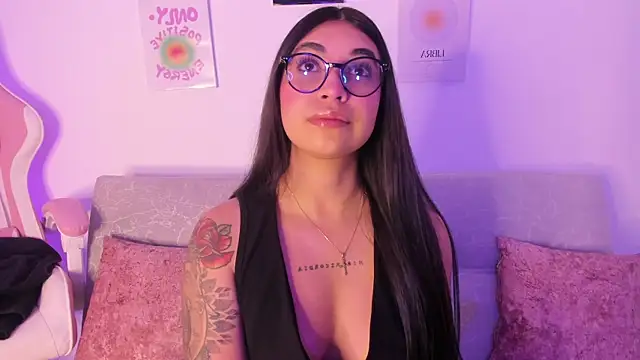 Snapshot of sensualhaven_ chatting on January 7, 2025, 11:35 pm sensualhaven  online show from January 7, 2025, 11:35 pm