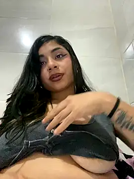 mysteriousgirl20 online show from November 13, 2025, 4:17 pm