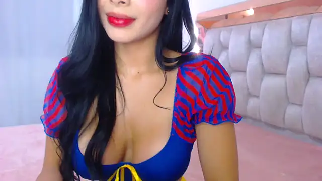 Snapshot of lolaperrys chatting on November 1, 2025, 6:15 am lolaperrys online show from November 1, 2025, 6:15 am