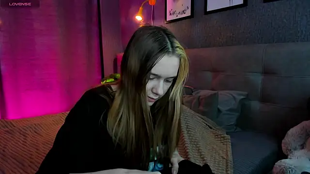 Lesi Moonie01 online show from October 25, 2025, 8:22 am