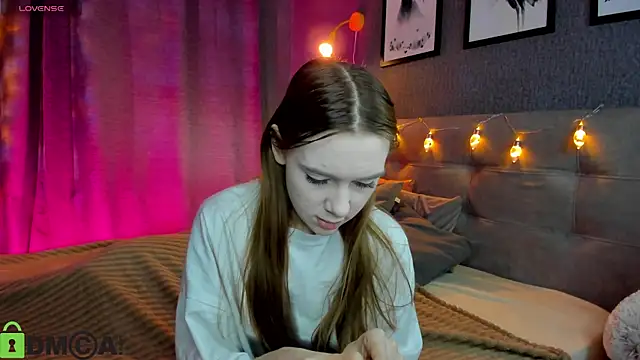 Lesi Moonie01 online show from December 18, 2025, 9:15 am