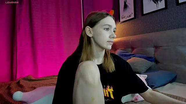 Lesi Moonie01 online show from March 12, 2026, 8:42 am