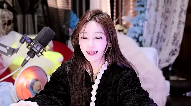 Missy Nana21 online show from February 13, 2025, 4:28 pm