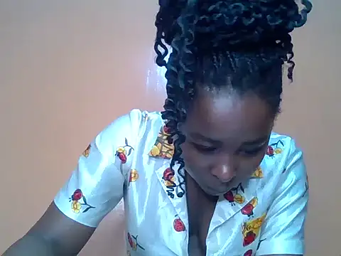 Moonfades online show from November 2, 2025, 8:06 am