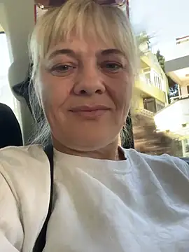 Lia Laguna77 online show from March 22, 2025, 10:06 am