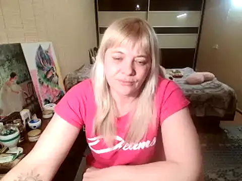 Lia Laguna77 online show from February 17, 2026, 5:41 pm