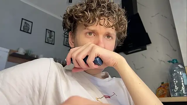 Snapshot of alyx_garden chatting on February 28, 2026, 10:27 am alyx garden online show from February 28, 2026, 10:27 am