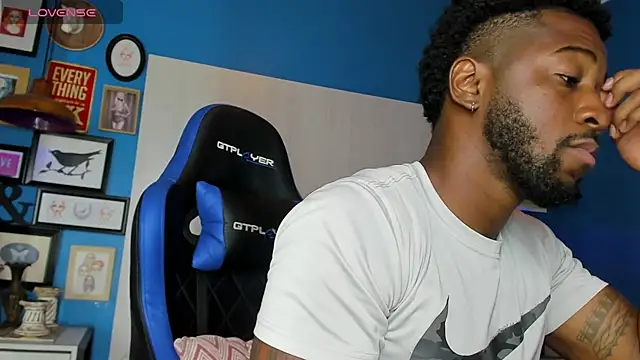 Drake Nassir4 online show from February 14, 2025, 3:36 pm