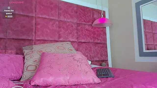 Drake Nassir4 online show from February 15, 2025, 5:28 pm