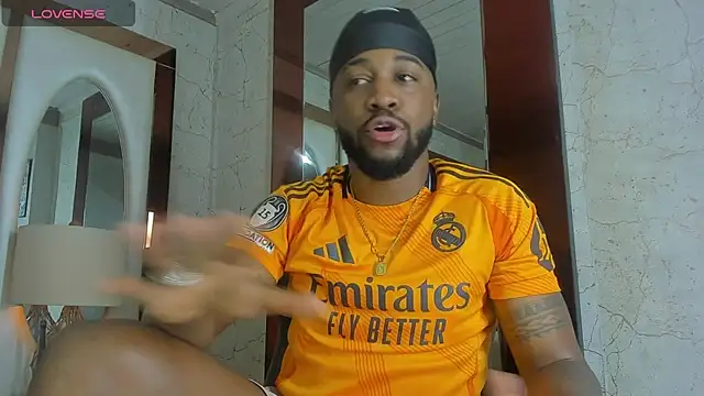 Drake Nassir4 online show from December 4, 2025, 2:37 pm