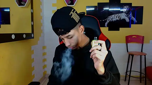 jose sexycumm online show from March 16, 2025, 7:17 pm