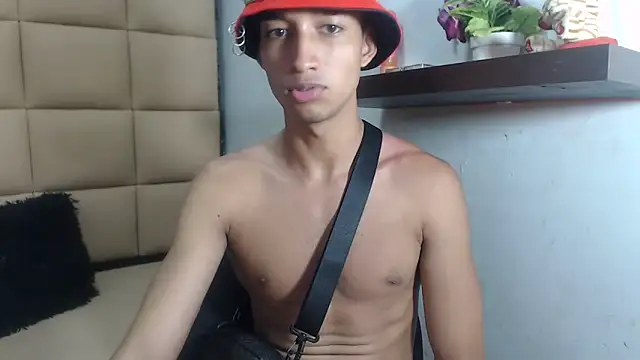 jose sexycumm online show from September 20, 2025, 7:48 pm