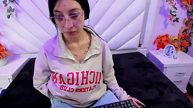 Katty Queen online show from September 27, 2025, 7:30 pm