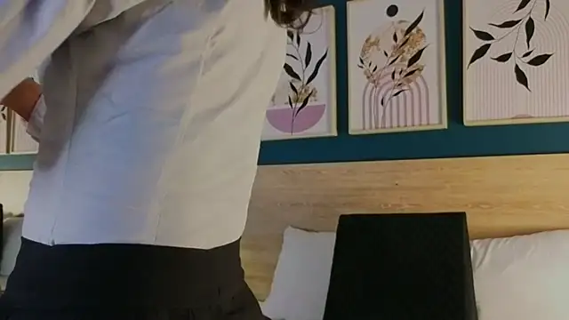 GabyPetit online show from November 1, 2025, 7:49 pm