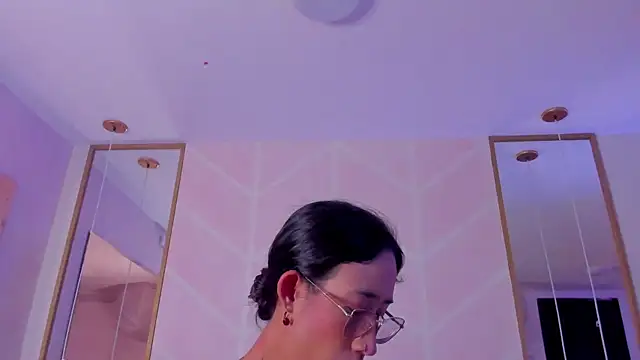 GabyPetit online show from February 6, 2026, 7:50 pm