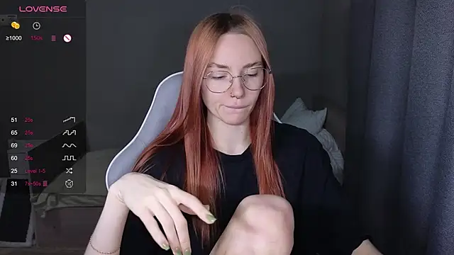 littlevildevil online show from November 28, 2025, 10:51 am