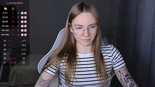 littlevildevil online show from December 15, 2025, 11:03 am