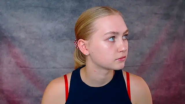 MademoiselleCl online show from September 18, 2025, 12:40 pm