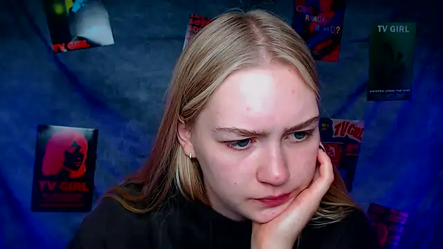 MademoiselleCl online show from September 30, 2025, 6:18 am