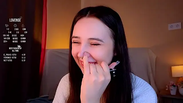 GillianDowdey online show from October 7, 2025, 3:04 am