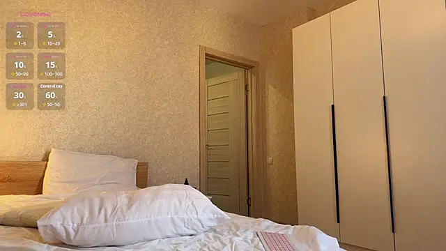 julya flowerss online show from March 9, 2026, 4:27 am