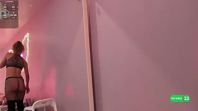 Ninna monroe  online show from November 8, 2025, 4:18 pm