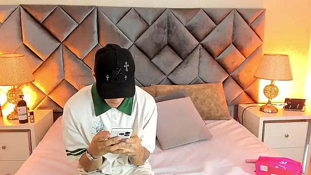 Snapshot of Buda_and_Cataleya_ chatting on February 26, 2026, 2:27 pm Buda and Cataleya online show from February 26, 2026, 2:27 pm