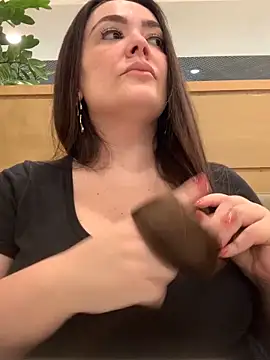 Sophie Eaton online show from September 11, 2025, 7:36 pm