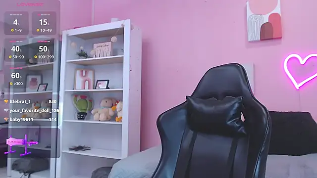 Ian Castillo  online show from January 25, 2025, 5:19 pm