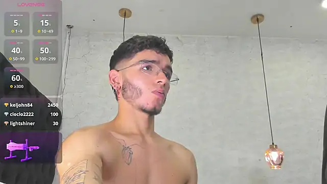 Ian Castillo  online show from February 12, 2025, 5:26 pm