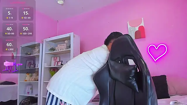 Ian Castillo  online show from February 22, 2025, 11:13 am