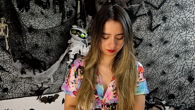 julietta   jackson online show from October 11, 2025, 3:54 pm