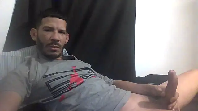 Snapshot of Chico_Bellaco chatting on February 26, 2025, 1:08 pm Chico Bellaco online show from February 26, 2025, 1:08 pm