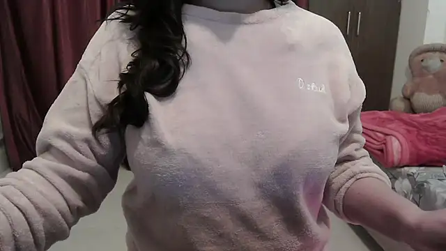 ANANYA-TIWARI online show from December 13, 2025, 7:53 pm