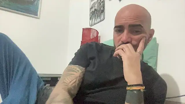 Snapshot of alessandromori91 chatting on September 29, 2025, 7:08 pm alessandromori91 online show from September 29, 2025, 7:08 pm