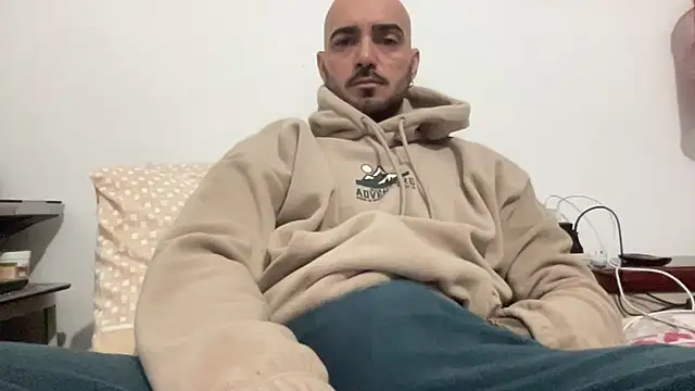 alessandromori91 online show from January 9, 2026, 8:54 pm