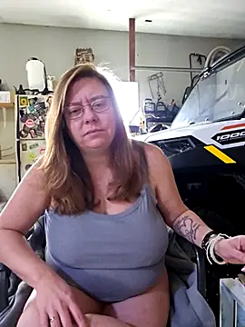 MsShelby40 online show from December 28, 2024, 5:14 pm