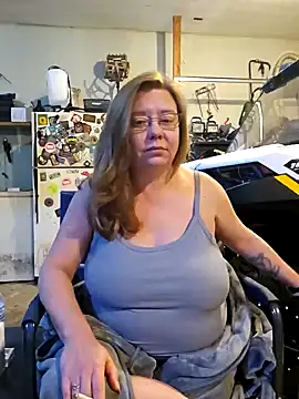 MsShelby40 online show from December 28, 2024, 9:51 pm