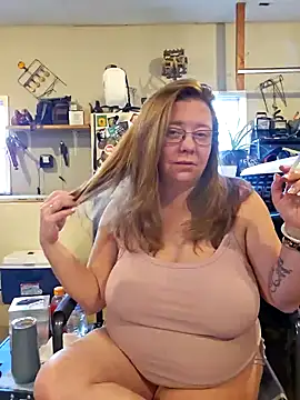 MsShelby40 online show from February 3, 2025, 9:07 pm