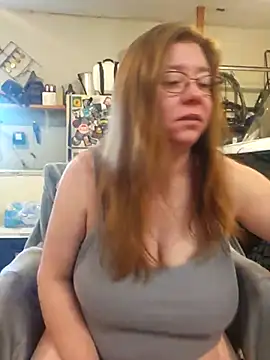 MsShelby40 online show from April 7, 2026, 3:23 pm