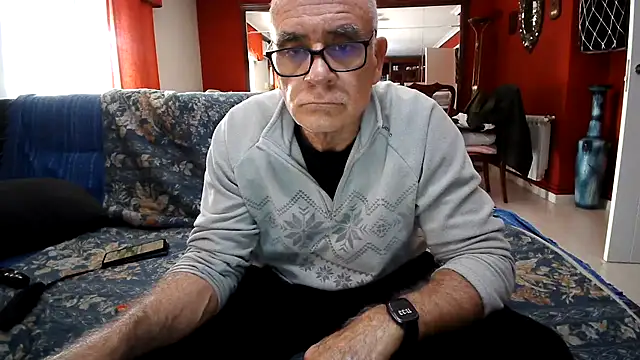 Snapshot of maduroguapo chatting on April 22, 2026, 9:33 am maduroguapo online show from April 22, 2026, 9:33 am