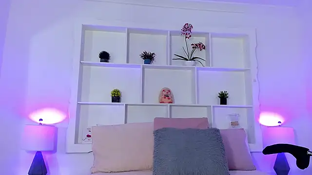 Jenifer Diaz online show from October 9, 2025, 12:47 pm