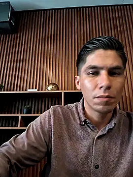 EddyMezo online show from April 15, 2026, 4:03 pm